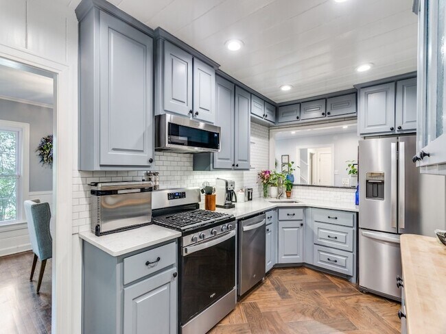 Building Photo - 3417 Stadium Dr