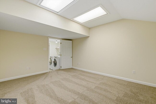 Building Photo - 9530 Hallhurst Rd