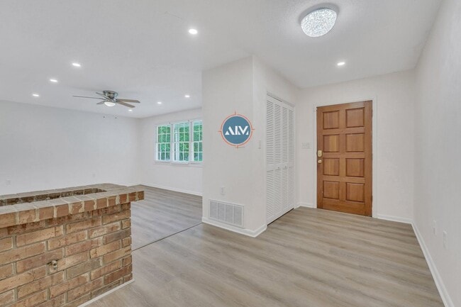 Building Photo - Rare opportunity minutes away from Savannah - 3-bedroom/2-bathroom home Move In Today!