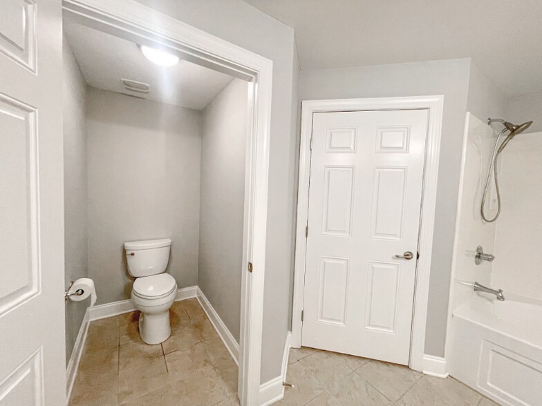 Building Photo - 3201 Aspen Grove Dr