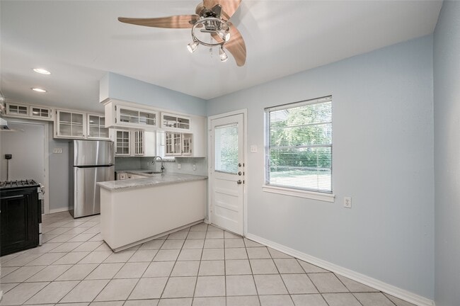 Building Photo - 3322 Elmridge St