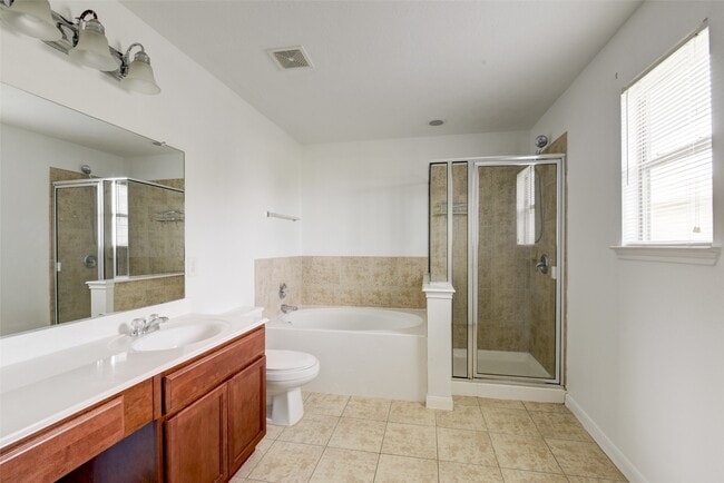 Building Photo - 834 Sweet Flower Dr