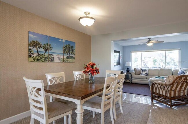 Building Photo - 378 Westwinds Dr