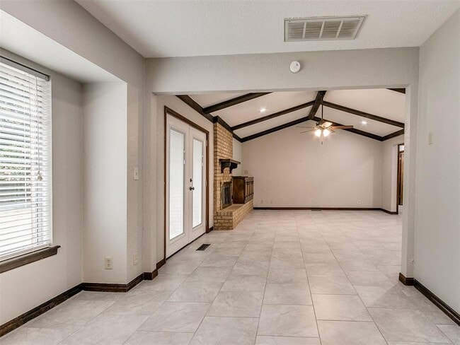 Building Photo - 1213 Westbrooke Terrace