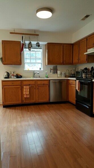 Kitchen with updated appliances - 433 Riverside Ave