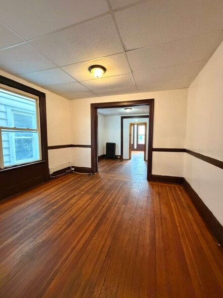 Building Photo - 385 Orange St