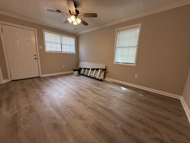 Building Photo - 1537 Boxwood St