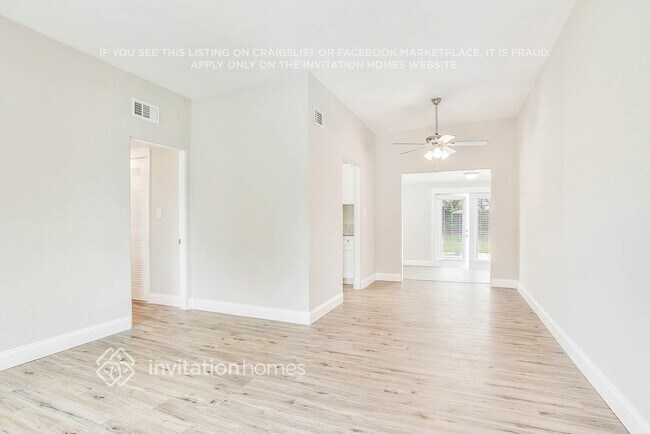 Building Photo - 6226 Dahlia Dr