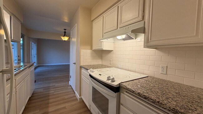 Building Photo - 1780 W Santa Ana Ave