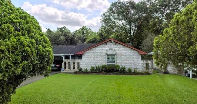 Primary Photo - 10618 Wolbrook St