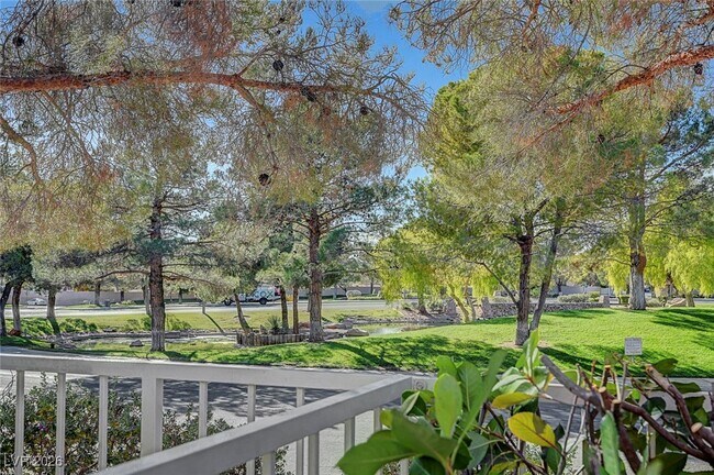 Building Photo - 9433 Angelfish Dr