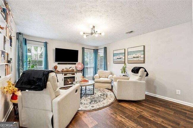 Building Photo - 6808 Glenridge Dr