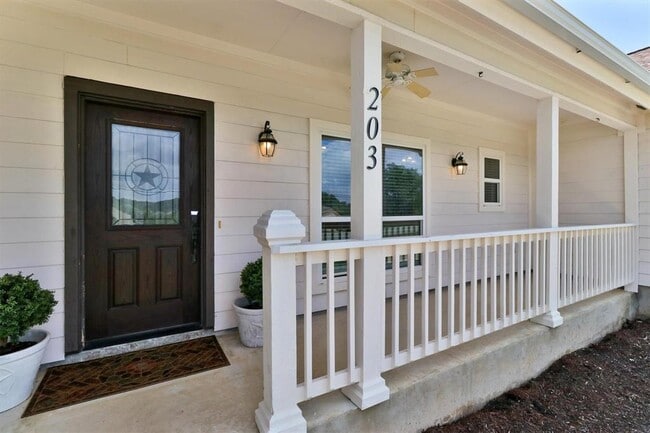 Building Photo - 203 Dunkeld Dr