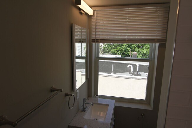 Building Photo - 3945 Baring St