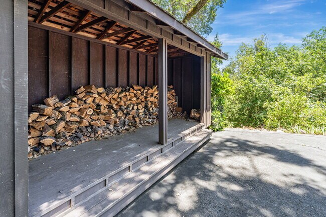 Building Photo - 24 El Rey Rd