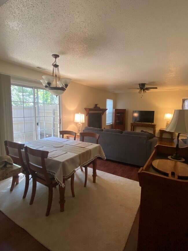 Building Photo - 2307 Dorian Ct