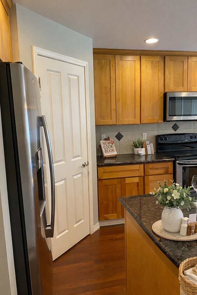 Building Photo - This Home Checks All the Boxes (and Then Some)!