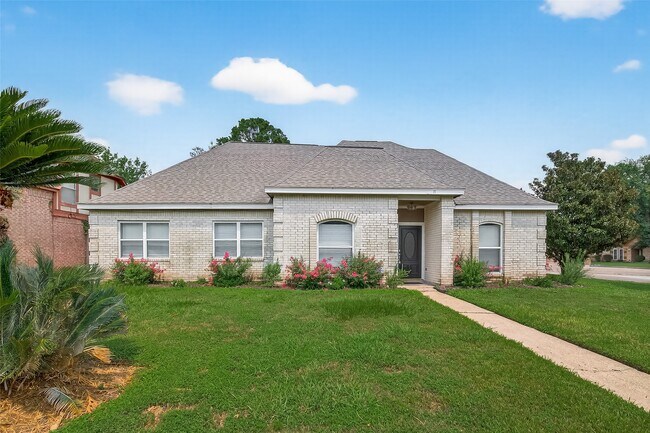 Building Photo - 5310 Holly View Dr