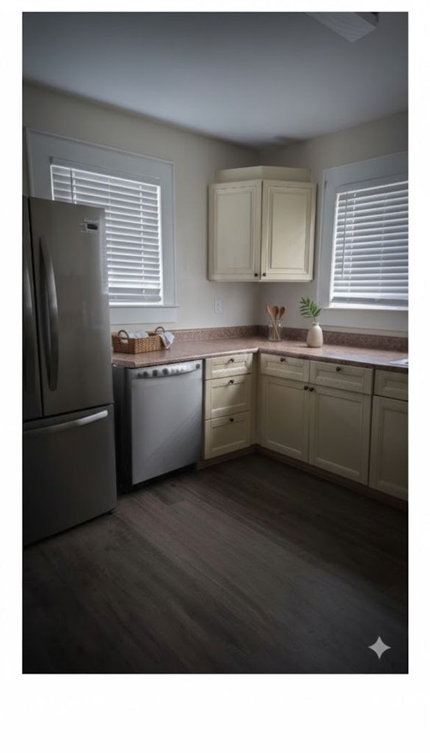 Building Photo - Charming 2BR Duplex in the Heart of Downtown Mobile – Pet Friendly