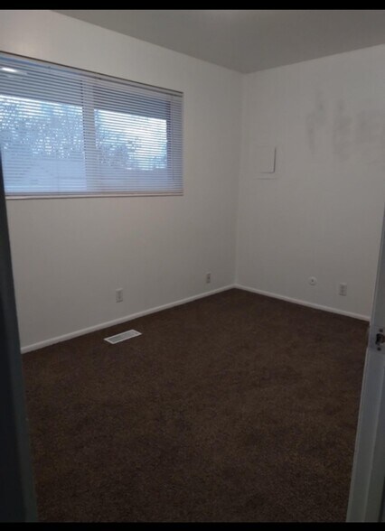 Building Photo - 211 W 200 N