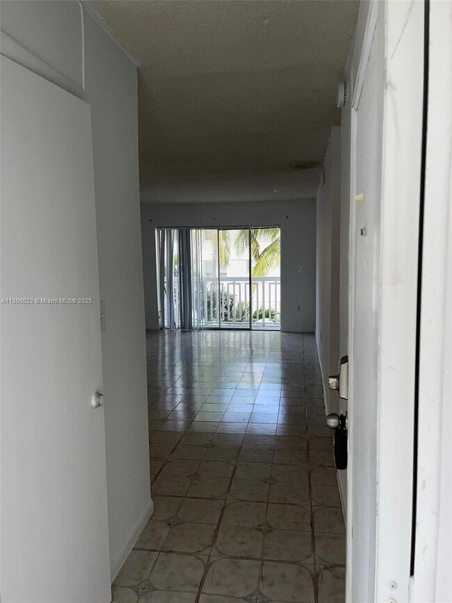Building Photo - 1357 Collins Ave