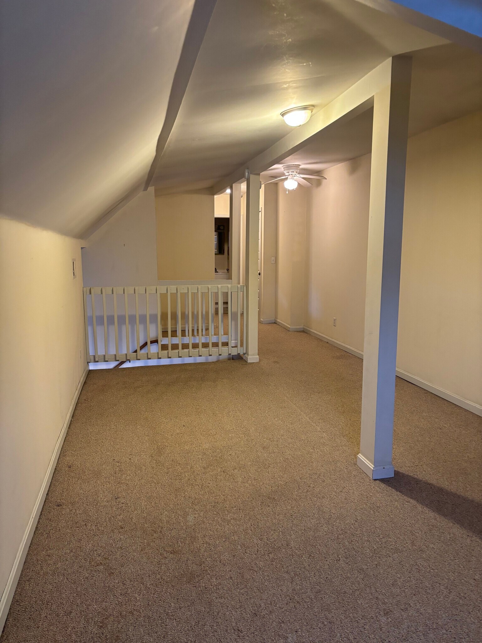 Building Photo - 163 N Keats Ave