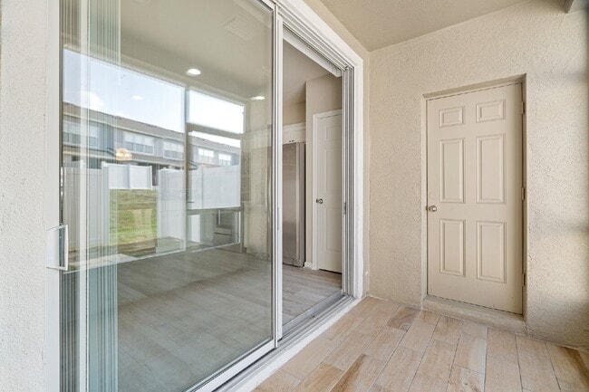 Building Photo - **NEWLY REMODELED ** MAINTENANCE FREE TOWN...