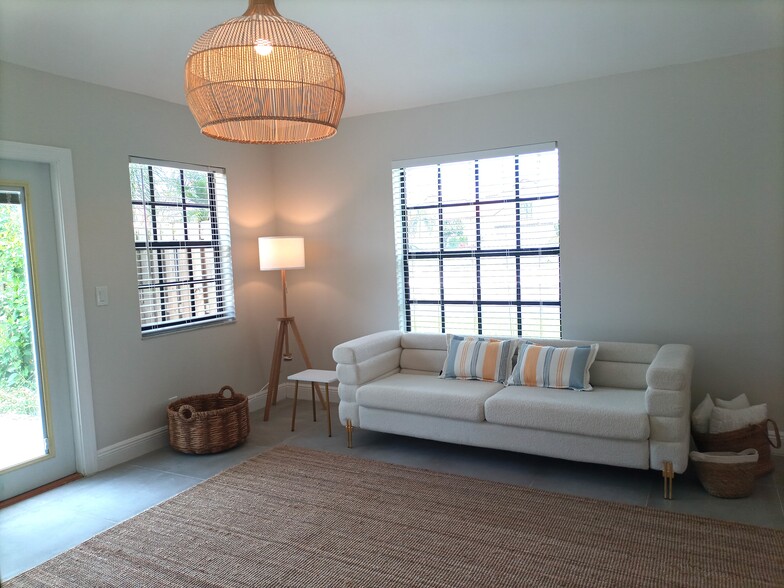 Building Photo - 13473 Fountain View Blvd