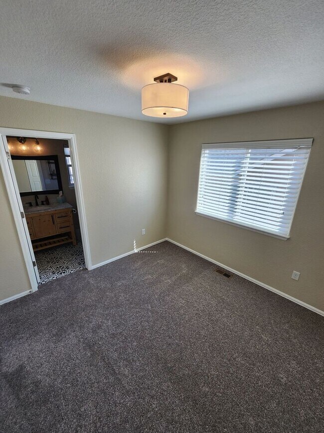 Building Photo - Beautiful 2-Story Home with Finished Basem...