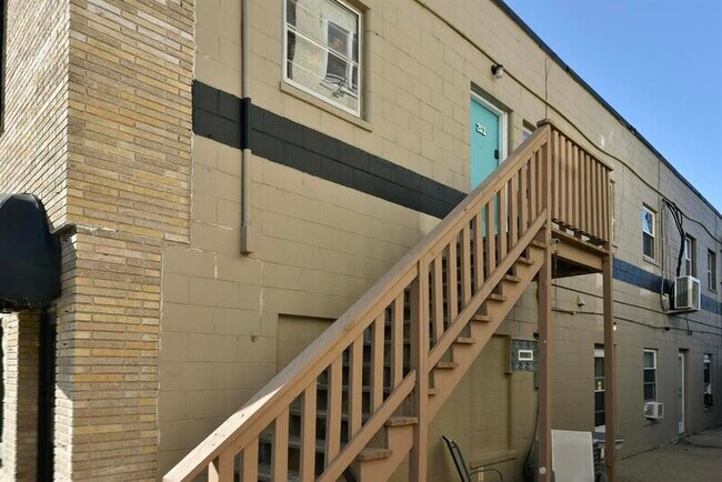 Building Photo - 3512 Dodge St