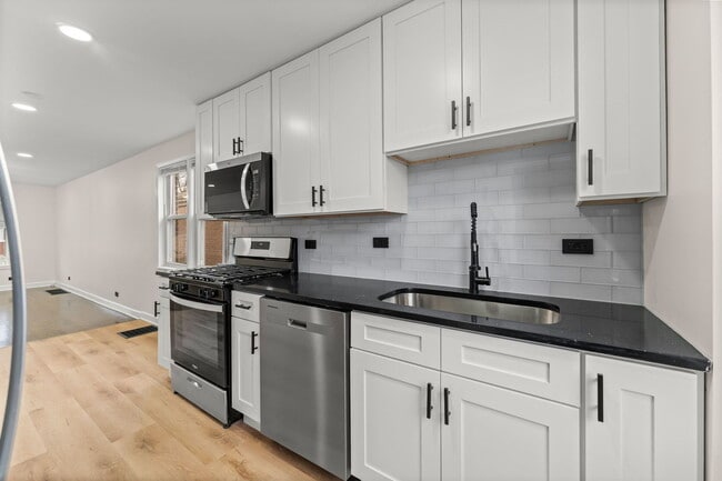 Building Photo - 5251 S Hamlin Ave