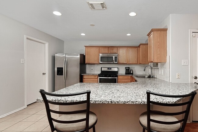 Building Photo - 127 Hockenberry Ct