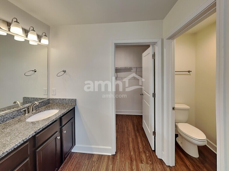 Building Photo - 4992 Chutney Dr