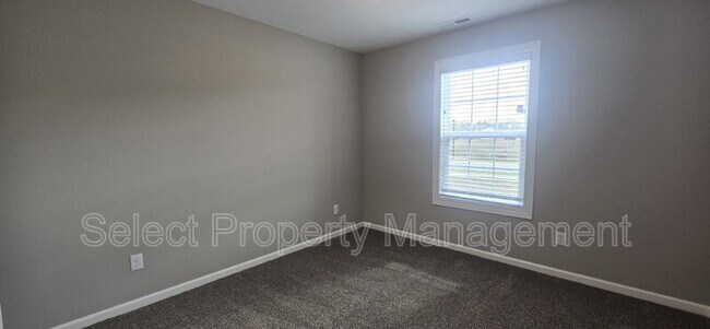 Building Photo - 4802 Silverstone Psge