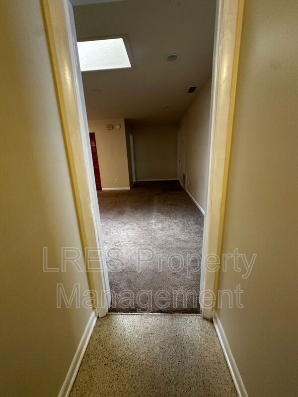 Building Photo - 2719 Merrie Oaks Rd