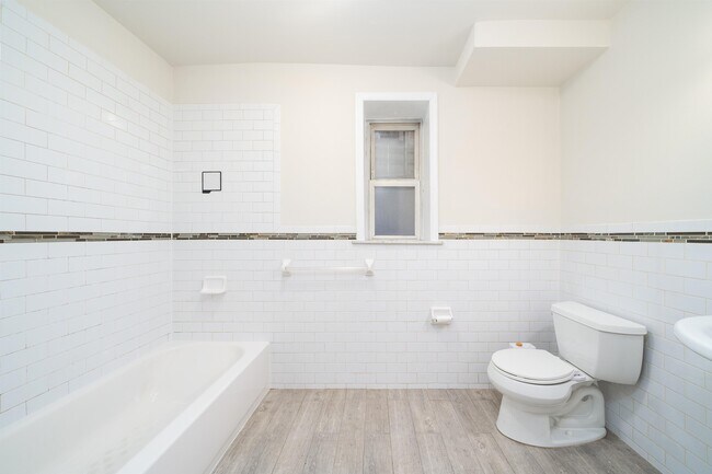 Building Photo - 149 Webster Ave