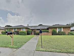 Building Photo - 4724-4726 Berridge Ln, Dallas, TX 75227