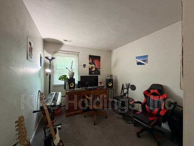 Building Photo - 416 Hill Meadow Dr