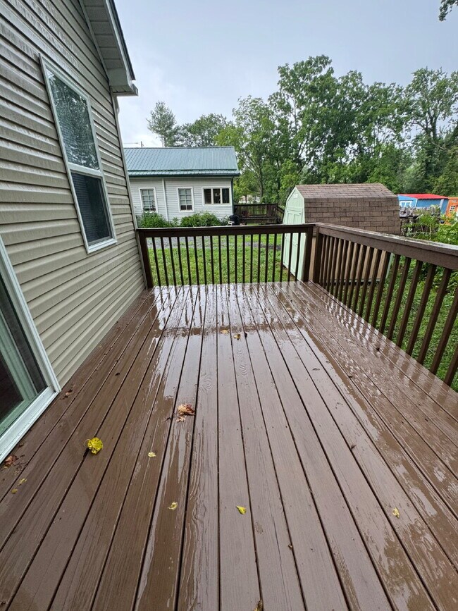 Building Photo - Fully renovated 2 bed/1 bath home with fenced front yard