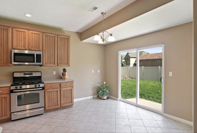 Building Photo - 631 E 1590 S