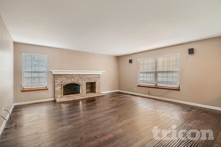 Building Photo - 5752 S Ouray Ct