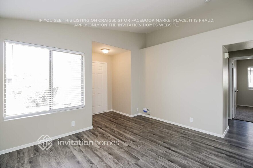 Building Photo - 15725 W Smokey Dr