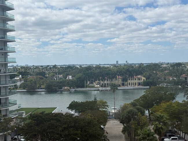 Building Photo - 5555 Collins Ave