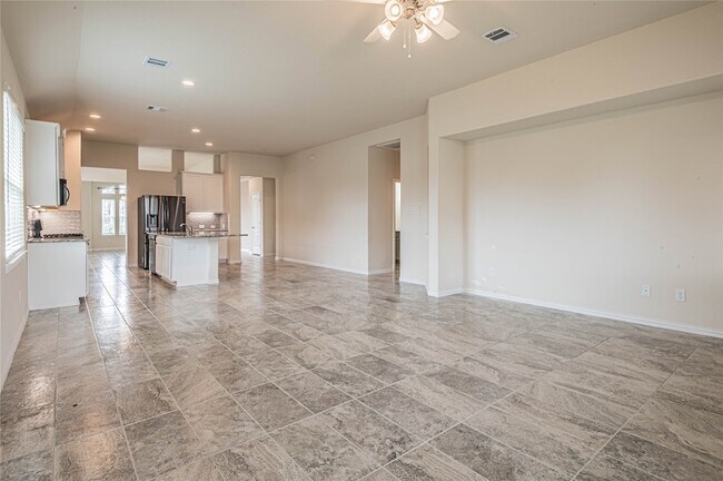 Building Photo - 21263 Lucknow Ln