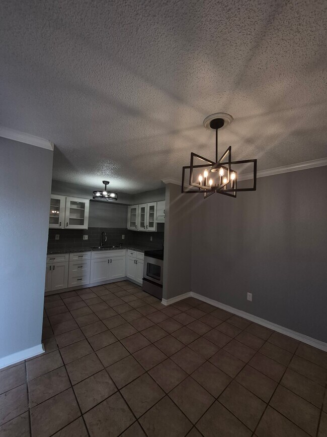 Building Photo - 738 Coolwood Dr