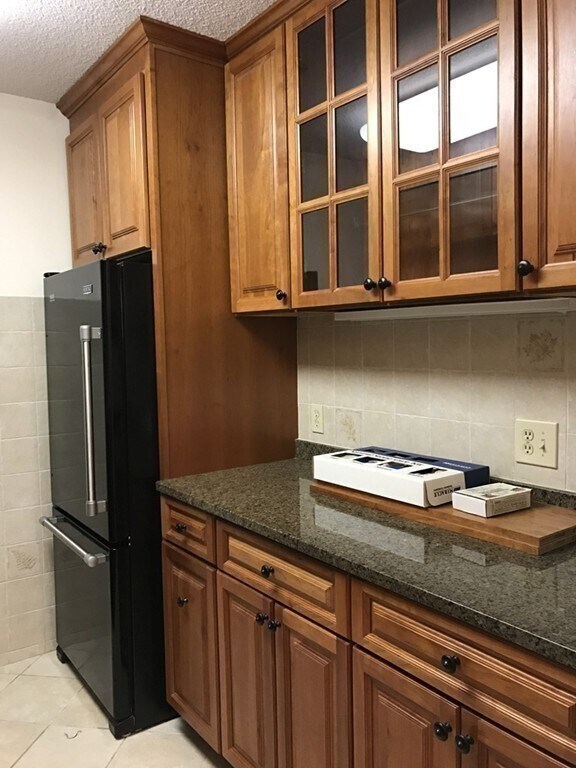 Building Photo - 33 Pond Ave