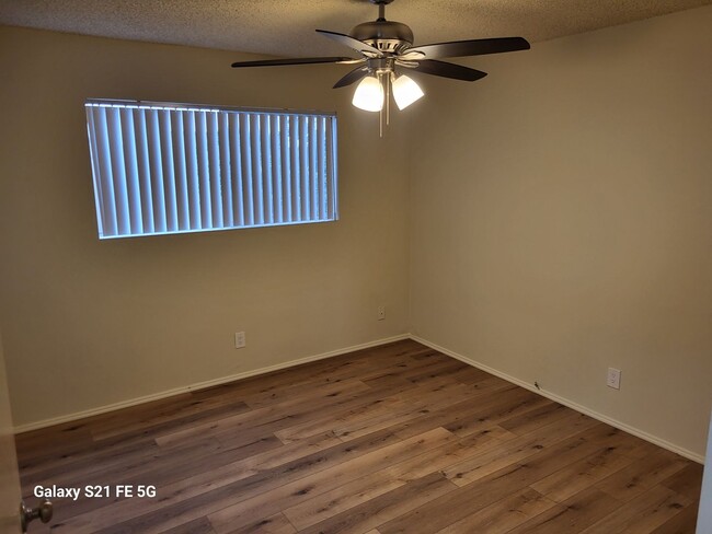 Building Photo - 4201 Green Ave