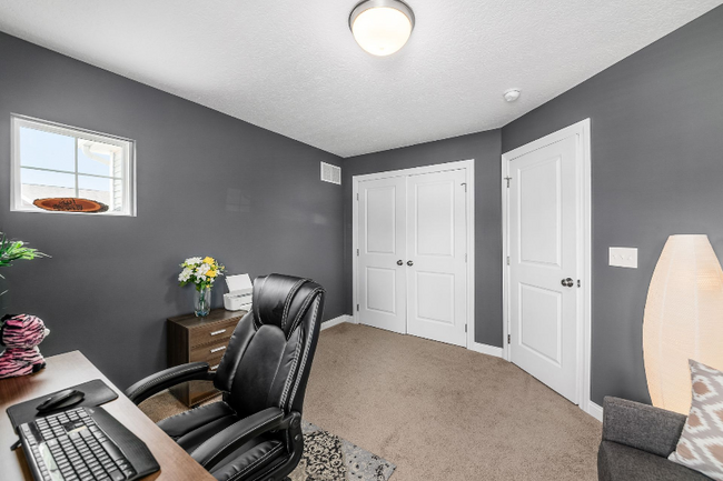 Building Photo - 6138 Longwood Dr