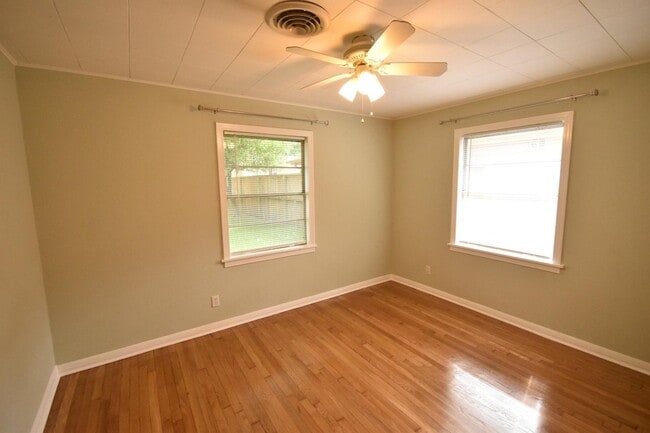 Building Photo - 3619 Penwood Way