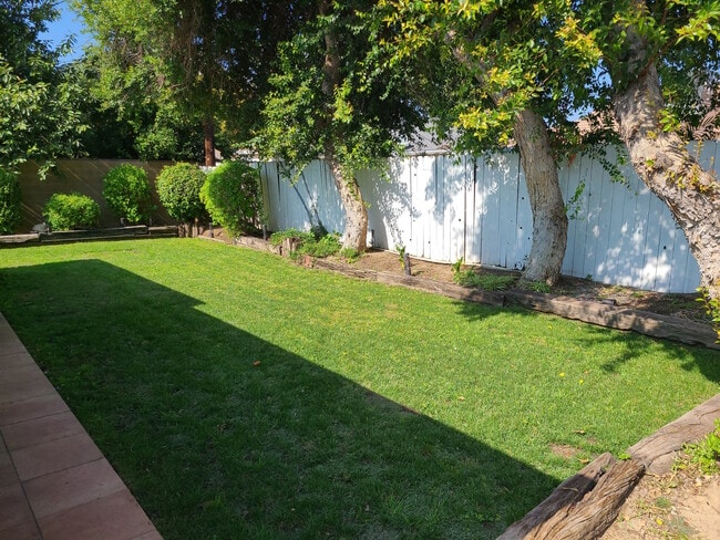 Building Photo - 19827 Arminta St